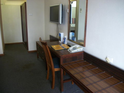 HotelMOTEL Adelaide - Redcliffe Tourism 9