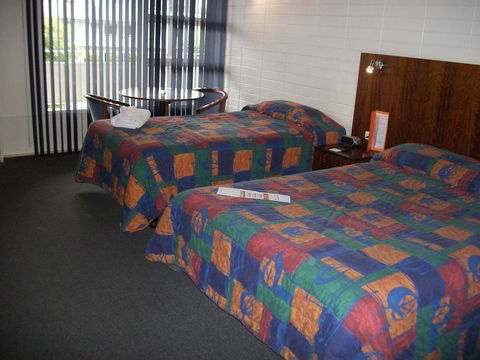 HotelMOTEL Adelaide - Redcliffe Tourism 4