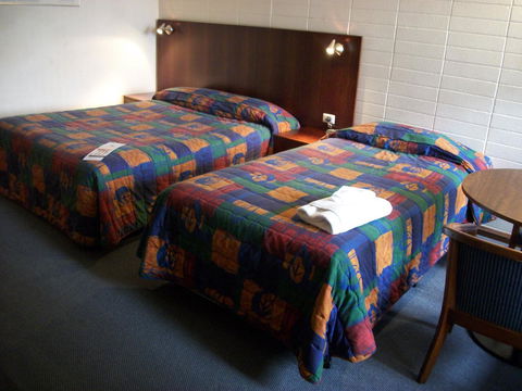 HotelMOTEL Adelaide - Redcliffe Tourism 7