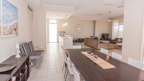Golfers Paradise (18th Tee) - 52 Huntingdale Drive - Redcliffe Tourism 19