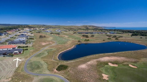 Golfers Paradise (18th Tee) - 52 Huntingdale Drive - Redcliffe Tourism 7