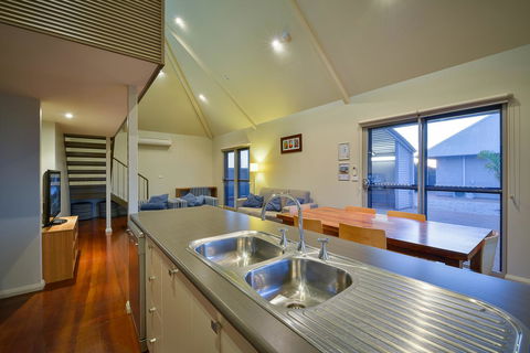 Exmouth Escape Resort - Redcliffe Tourism 17