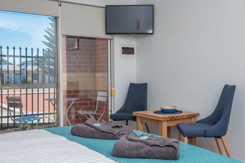 Jurien Bay Motel Apartments - Redcliffe Tourism 8