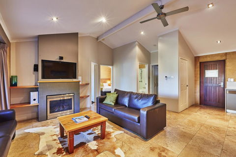 Eight Willows Retreat - Redcliffe Tourism 13