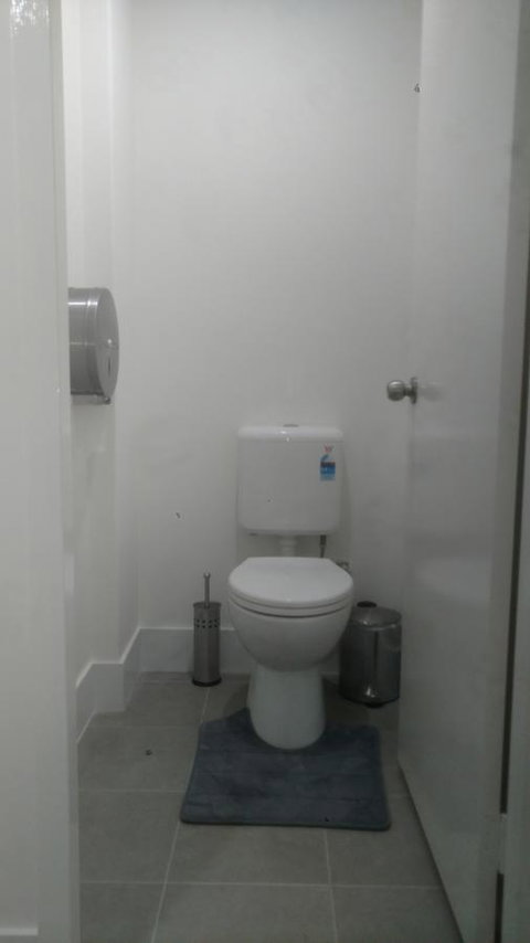 Perth City Backpackers Hostel - Note - Valid Passport Required To Check In - Redcliffe Tourism 16