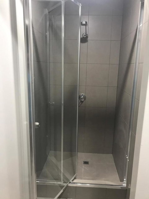 Perth City Backpackers Hostel - Note - Valid Passport Required To Check In - Redcliffe Tourism 15