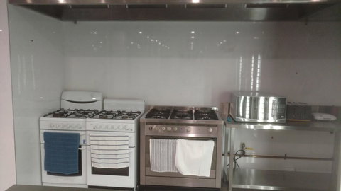 Perth City Backpackers Hostel - Note - Valid Passport Required To Check In - Redcliffe Tourism 10