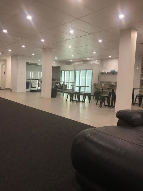 Perth City Backpackers Hostel - Note - Valid Passport Required To Check In - Redcliffe Tourism 11