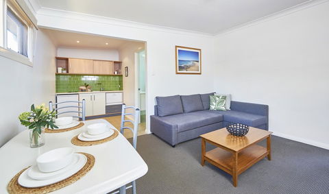 Harbour View Apartments - Redcliffe Tourism 1
