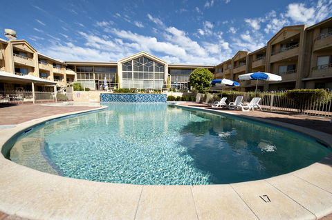 Abbey Beach Resort - Redcliffe Tourism 1
