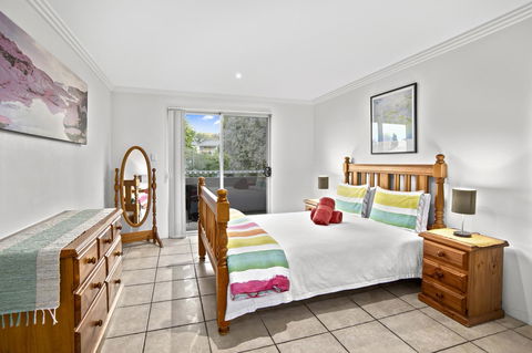 Villa On Fearn - Redcliffe Tourism 6