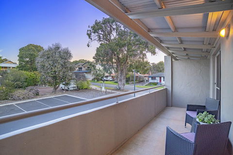 Villa On Fearn - Redcliffe Tourism 14