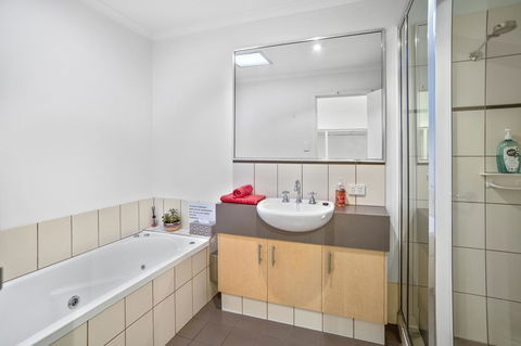 Villa On Fearn - Redcliffe Tourism 7