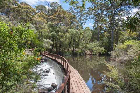Villa On Fearn - Redcliffe Tourism 19