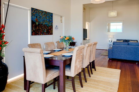 Cottesloe Beach House I - Redcliffe Tourism 7