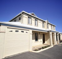 Palm Beach Manor - Redcliffe Tourism