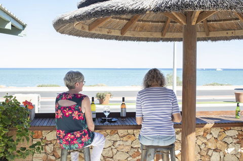 Shark Bay Seafront Apartments - Redcliffe Tourism 32