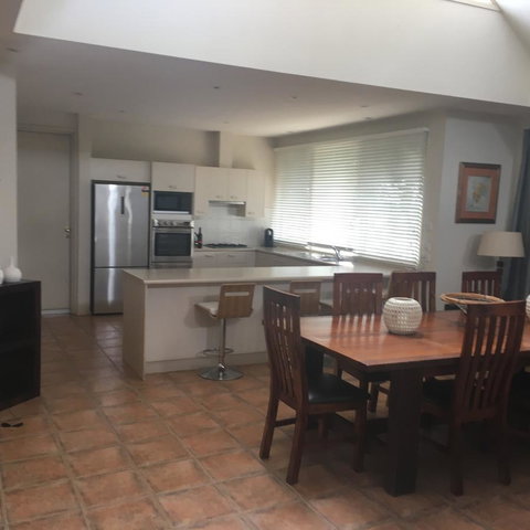 Grapevines Boutique Accommodation - Redcliffe Tourism 3