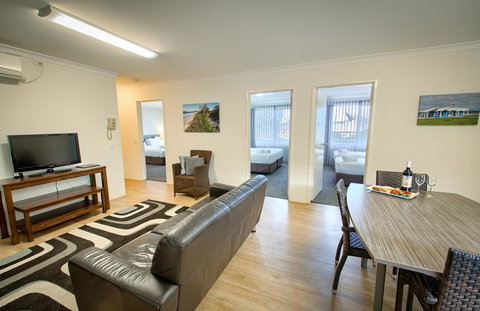 Albany Motel & Apartments - Redcliffe Tourism 4