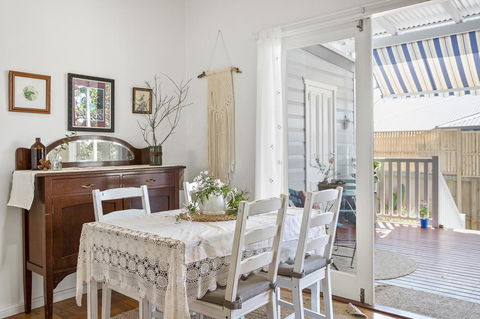 Lavender Cottage - Redcliffe Tourism 13