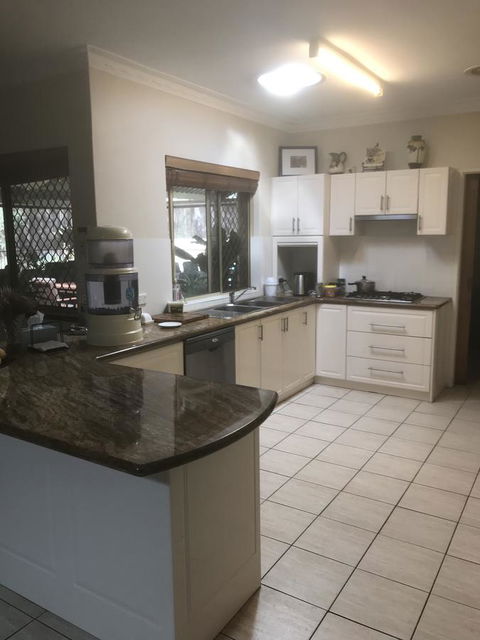 Travellers Rest Motel - Redcliffe Tourism 1