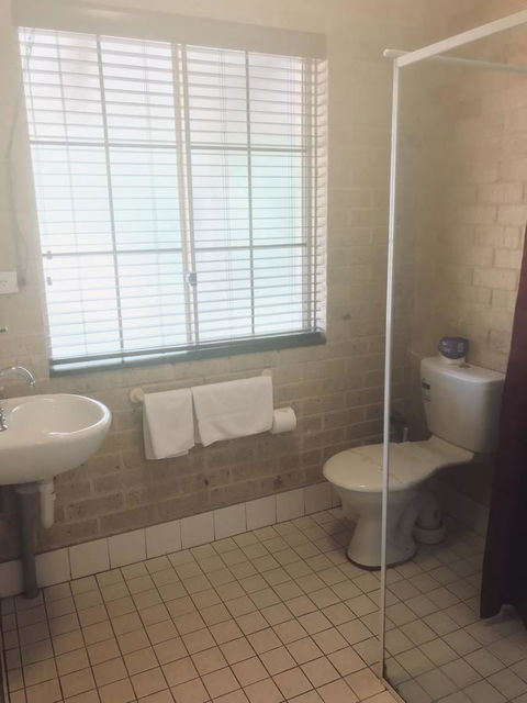 Travellers Rest Motel - Redcliffe Tourism 10