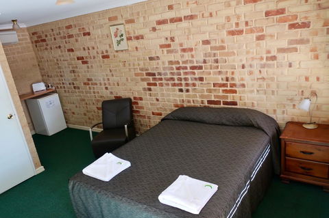 Travellers Rest Motel - Redcliffe Tourism 22