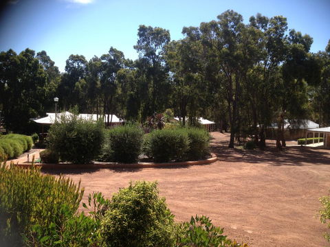 Travellers Rest Motel - Redcliffe Tourism 7