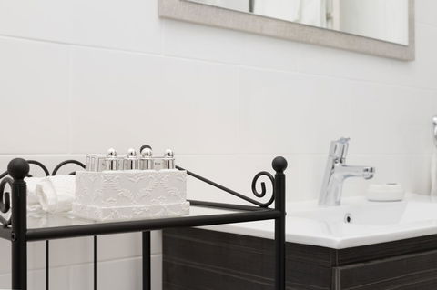 Blue Door Apartments - Redcliffe Tourism 4