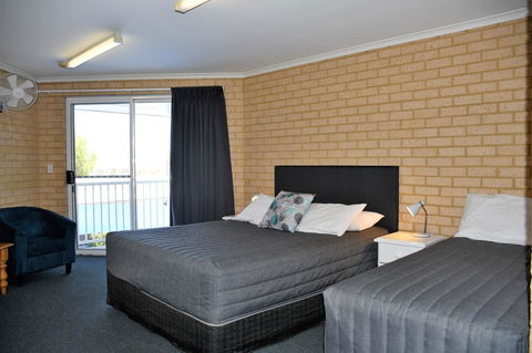 Kalbarri Seafront Villas - Redcliffe Tourism 11