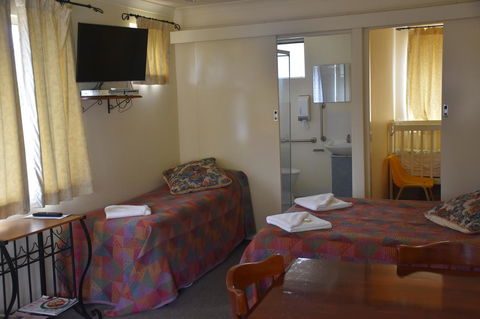 Mount Barker Valley Views Motel & Chalets, Western Australia - Redcliffe Tourism 40