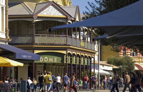 Captain\'s Heritage Cottage - Central Fremantle 2 Bedroom Historic Cottage - Redcliffe Tourism 20