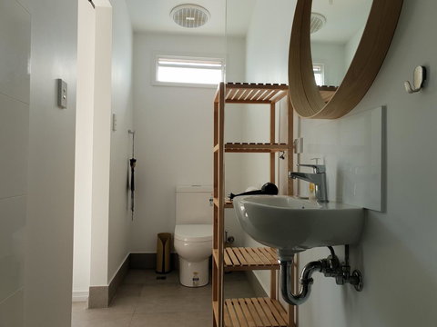 Captain\'s Heritage Cottage - Central Fremantle 2 Bedroom Historic Cottage - Redcliffe Tourism 11