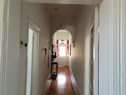 Captain\'s Heritage Cottage - Central Fremantle 2 Bedroom Historic Cottage - Redcliffe Tourism 7