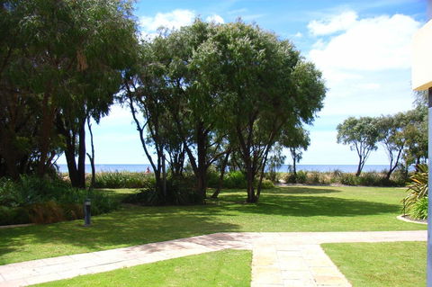 Cape View Beach Resort - Redcliffe Tourism 43