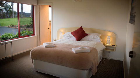Karri Mia Chalets And Studios - Redcliffe Tourism 7