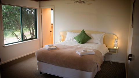 Karri Mia Chalets And Studios - Redcliffe Tourism 11