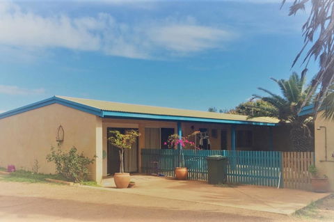 Surf Shack - Redcliffe Tourism 3