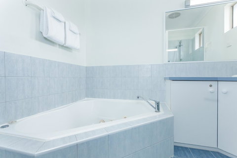 Middleton Beach By The BnB Collection - Redcliffe Tourism 35