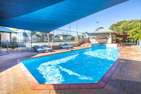 Amalfi Resort - Redcliffe Tourism 0