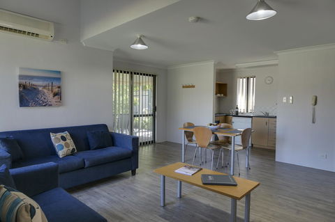 Amalfi Resort - Redcliffe Tourism 17
