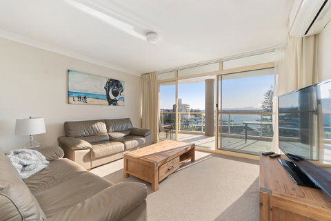 Northpoint Apartments - Redcliffe Tourism 1