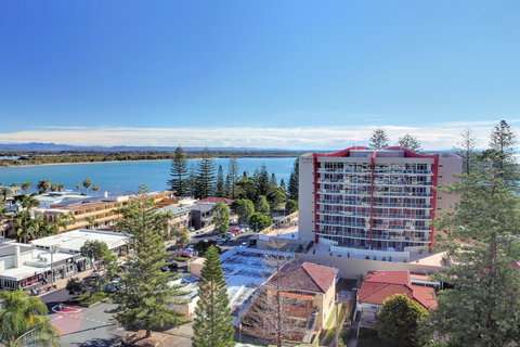 Northpoint Apartments - Redcliffe Tourism 16