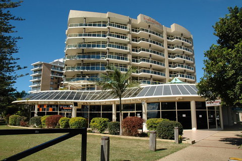 Northpoint Apartments - Redcliffe Tourism 4