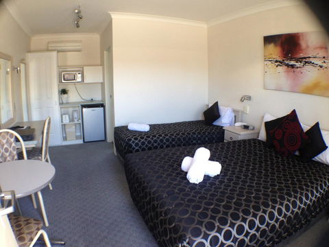 Ben Chifley Motor Inn - Redcliffe Tourism 29