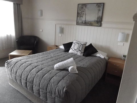 Ben Chifley Motor Inn - Redcliffe Tourism 2