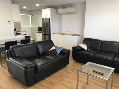 Jesmond Executive Villas - Redcliffe Tourism 0