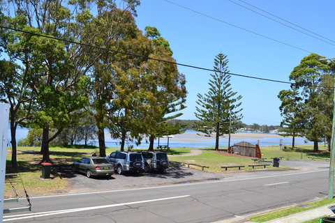 Sundial Holiday Units - Redcliffe Tourism 7