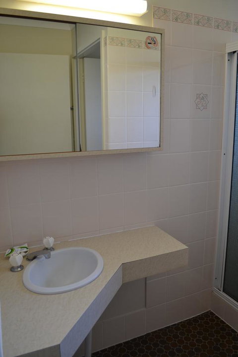 Sundial Holiday Units - Redcliffe Tourism 28