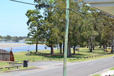 Sundial Holiday Units - Redcliffe Tourism 5